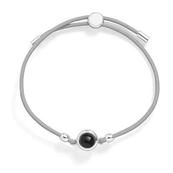 Bracelet en cuir personnalisé avec photo gris avec fermoir argent — souvenir minimaliste avec photo cachée