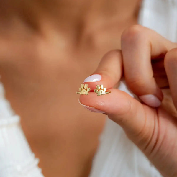 Personlig kæledyrs ring med pote og bogstav i guld — personligt rustfrit stål smykke
