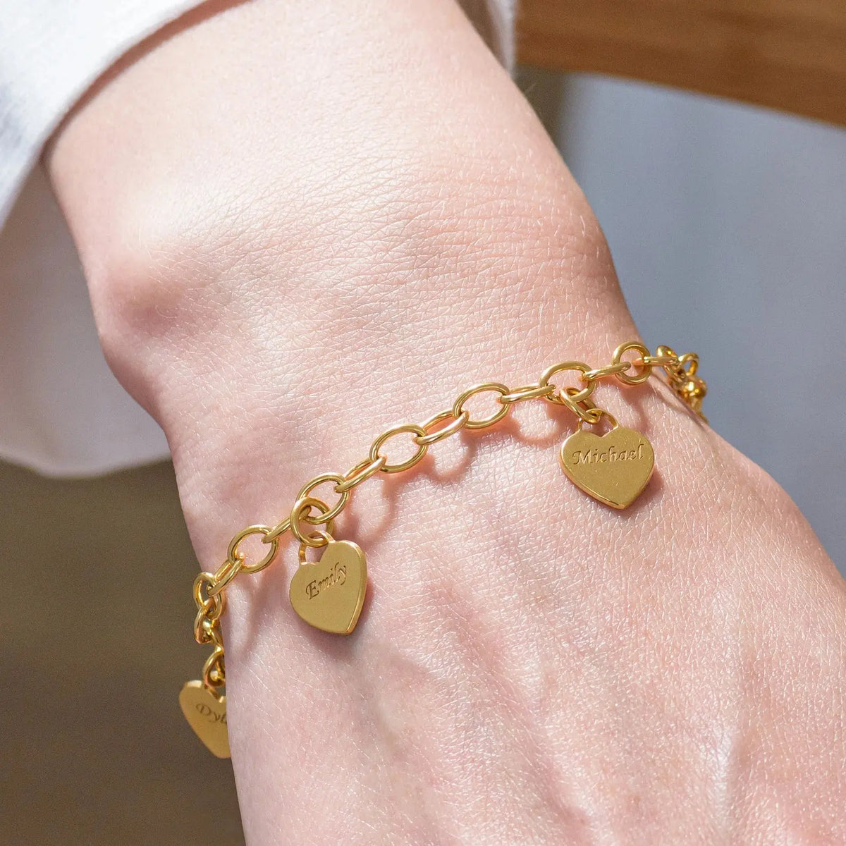 Personalisiertes Herz-Charm-Armband mit Namen