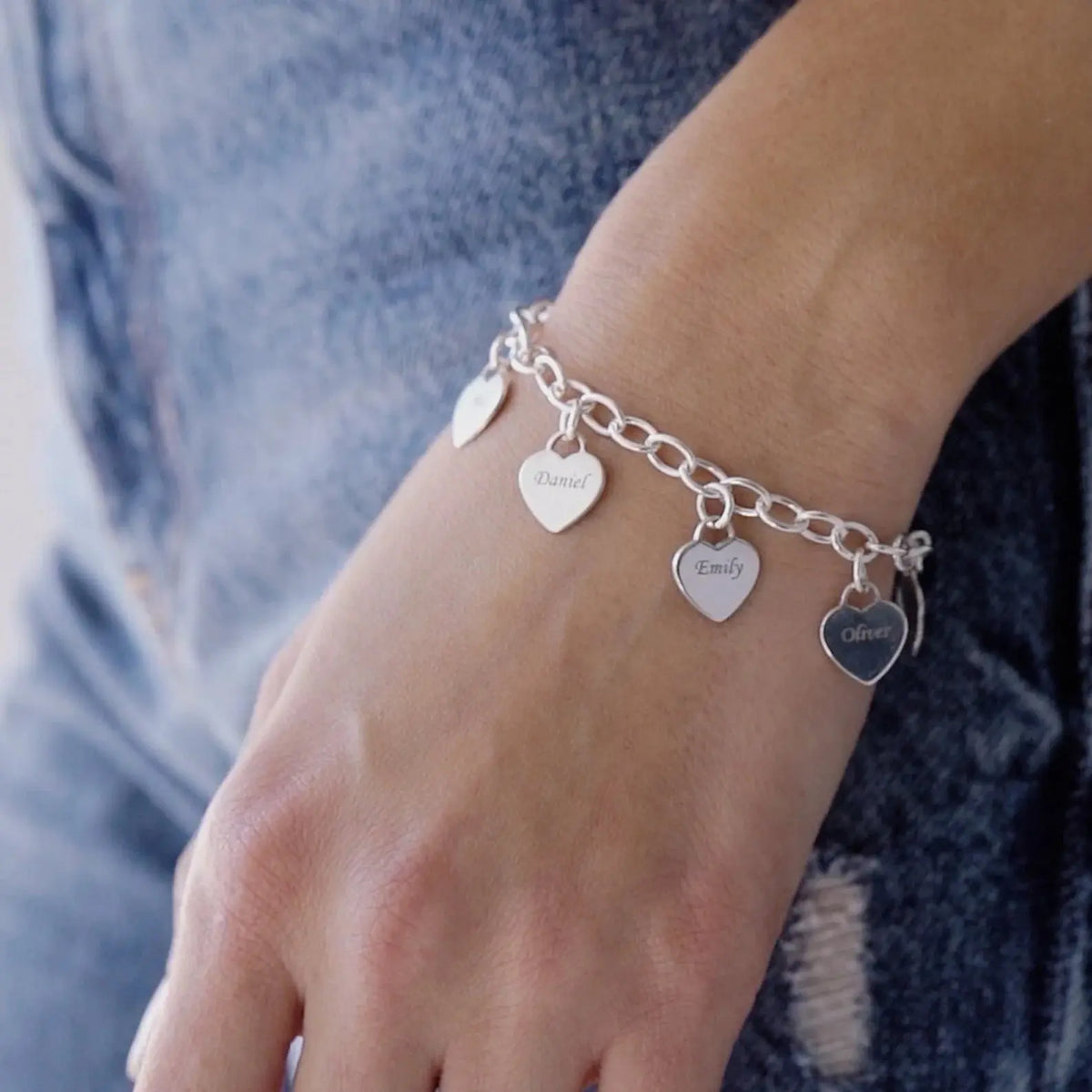 Personalisiertes Herz-Charm-Armband mit Namen