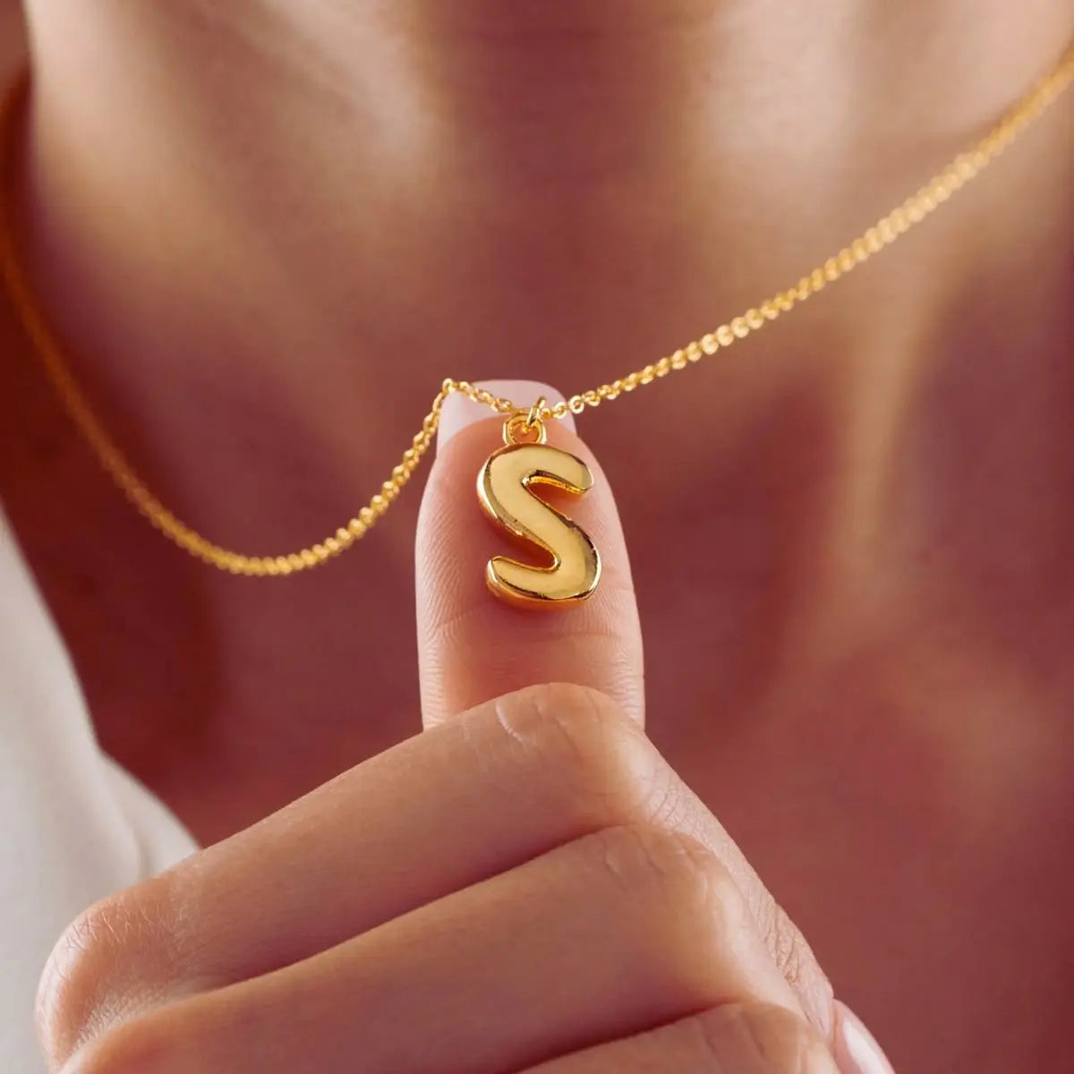 Колие с буква балонче ByHeartJewelry