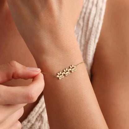 Гривна с лапичка и име - снимка на бижуто