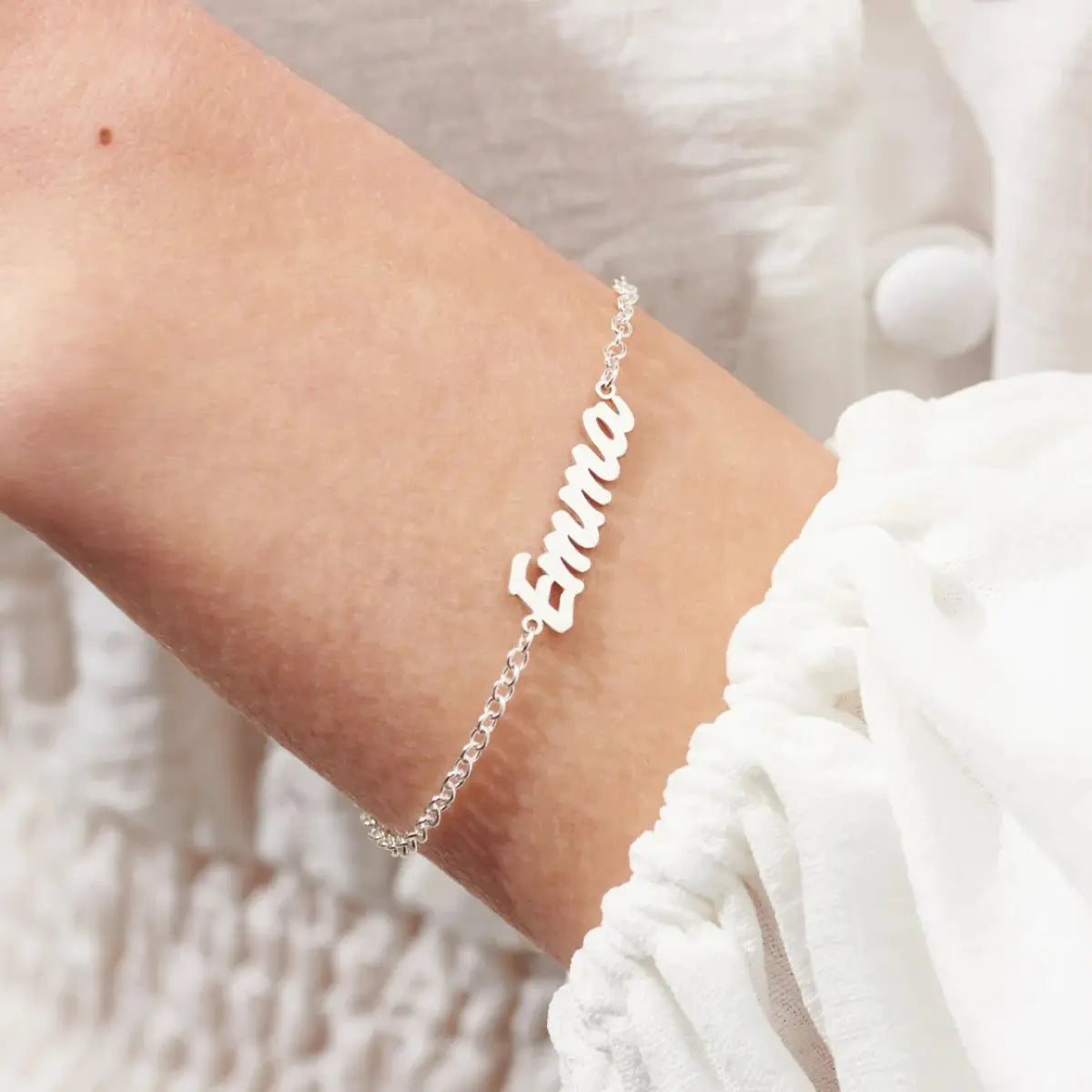Custom Bubble Name Bracelet - Gold / 3