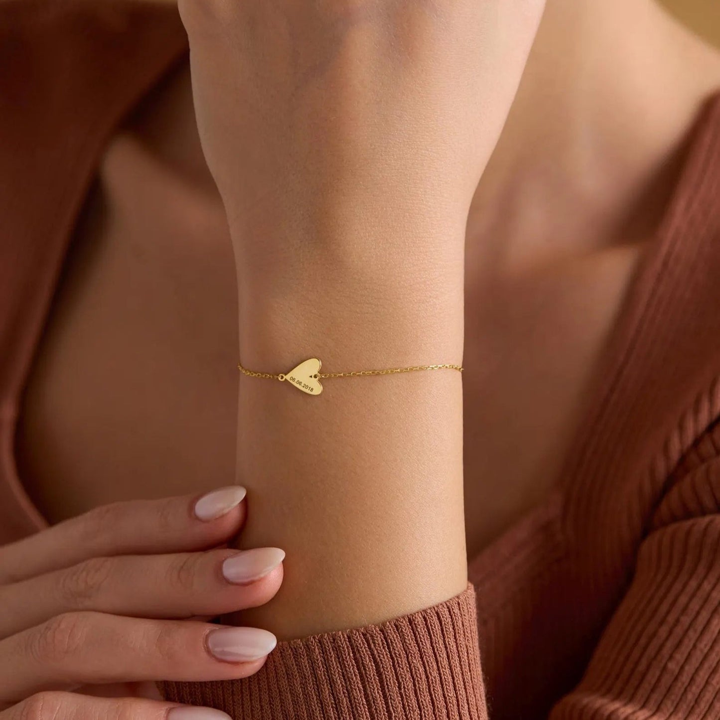 Custom Engraved Heart Bracelet - Gold / 3