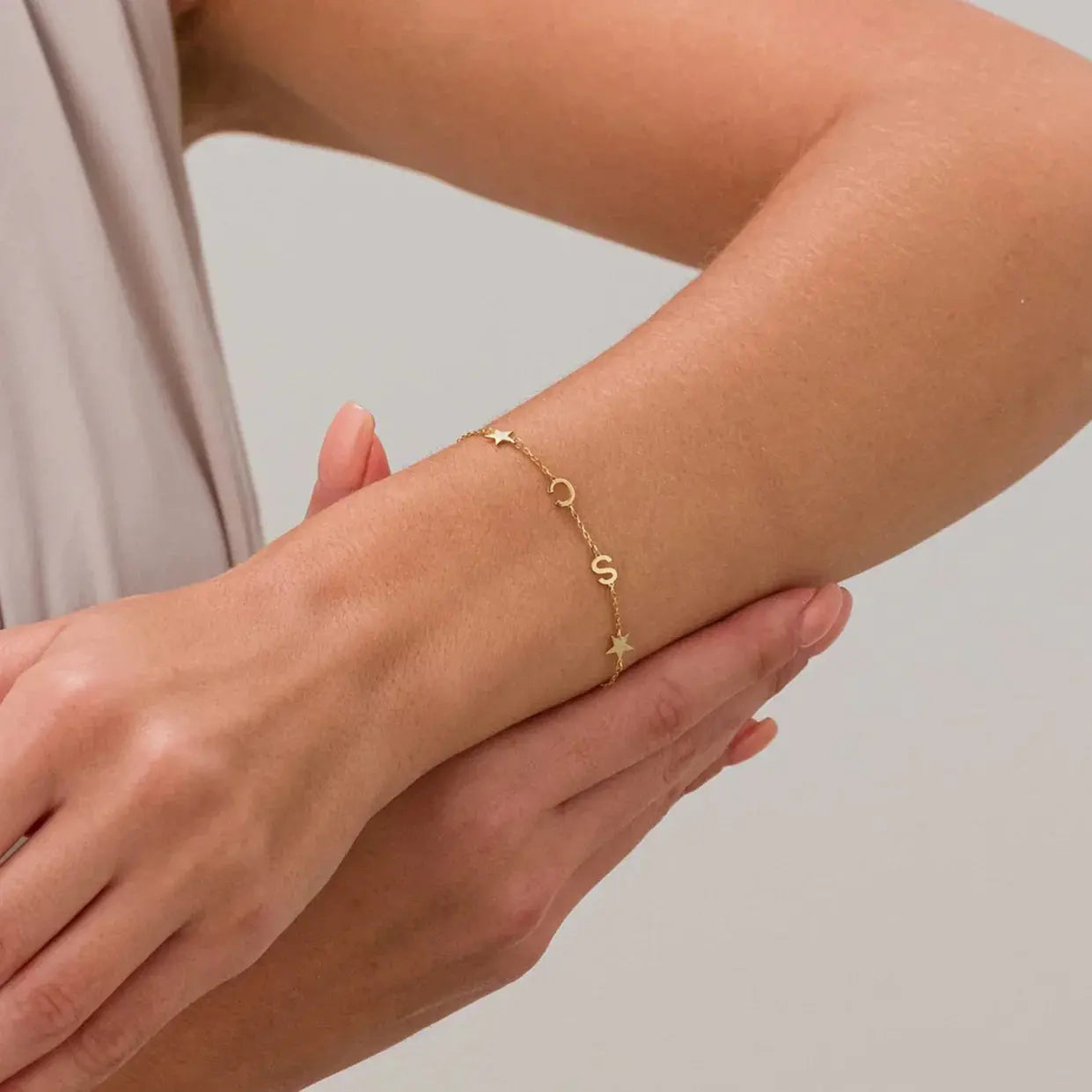 Βραχιόλι με Πλαϊνά Αρχικά - Χρυσό / 5