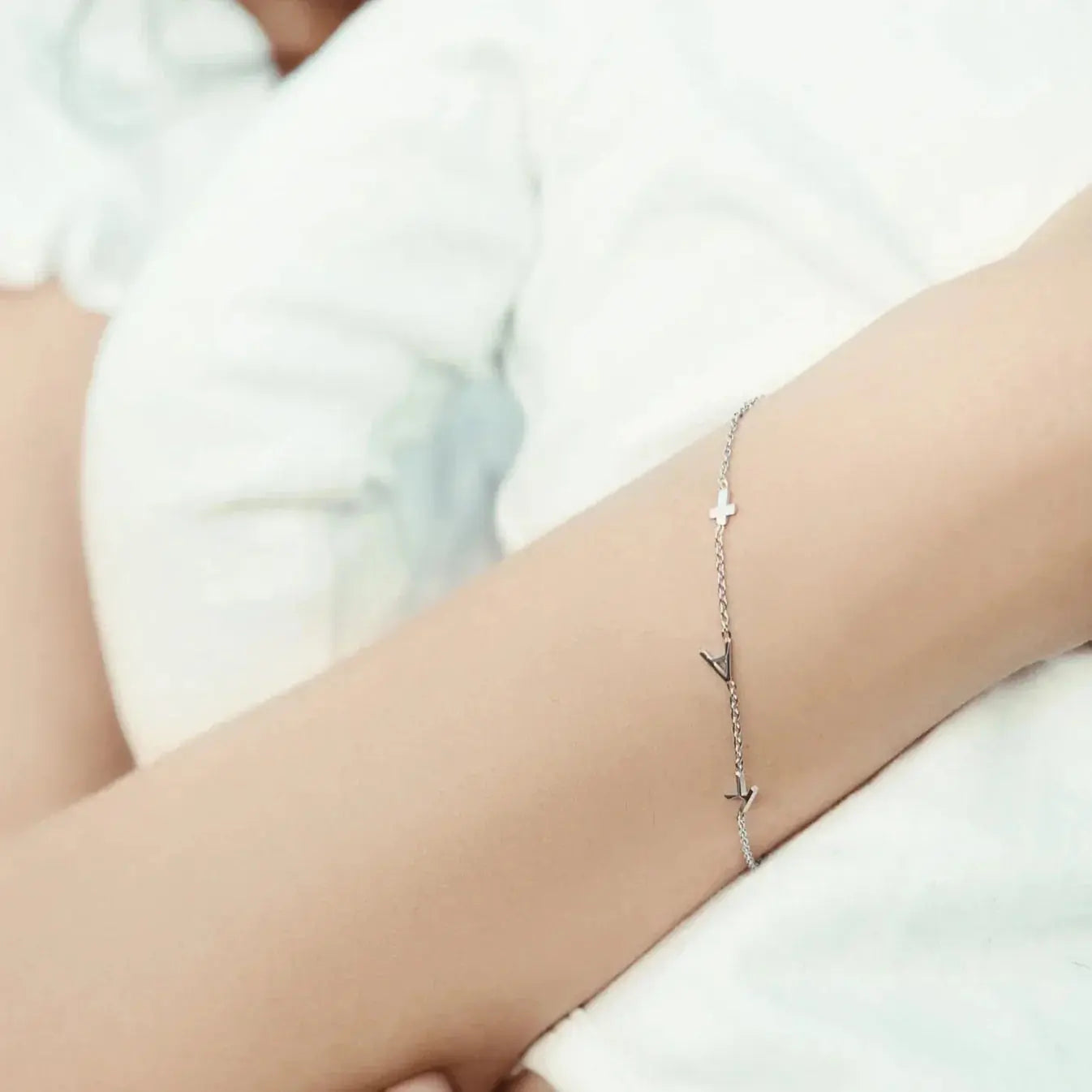 Βραχιόλι με Πλαϊνά Αρχικά - Χρυσό / 2